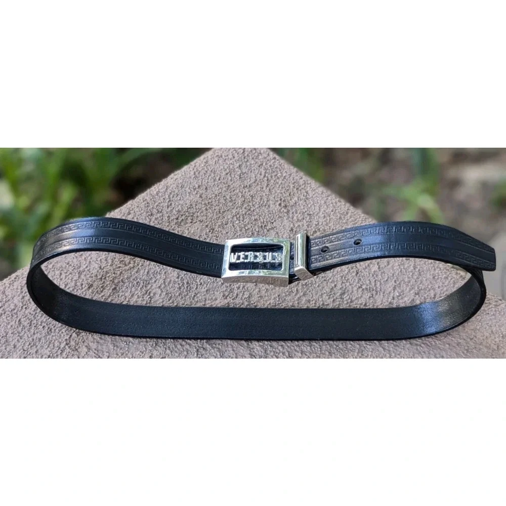 GIANNI VERSACE 90's Silver Buckle Versus Belt Black Leather Size 31 32 33 34 35